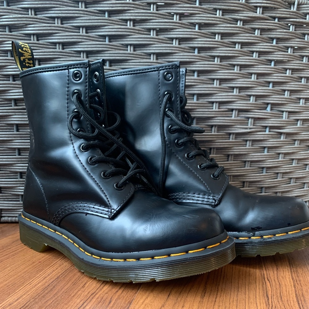 Dr.Martens 1460 Smooth Leather Lace Up Combat Boots In Black